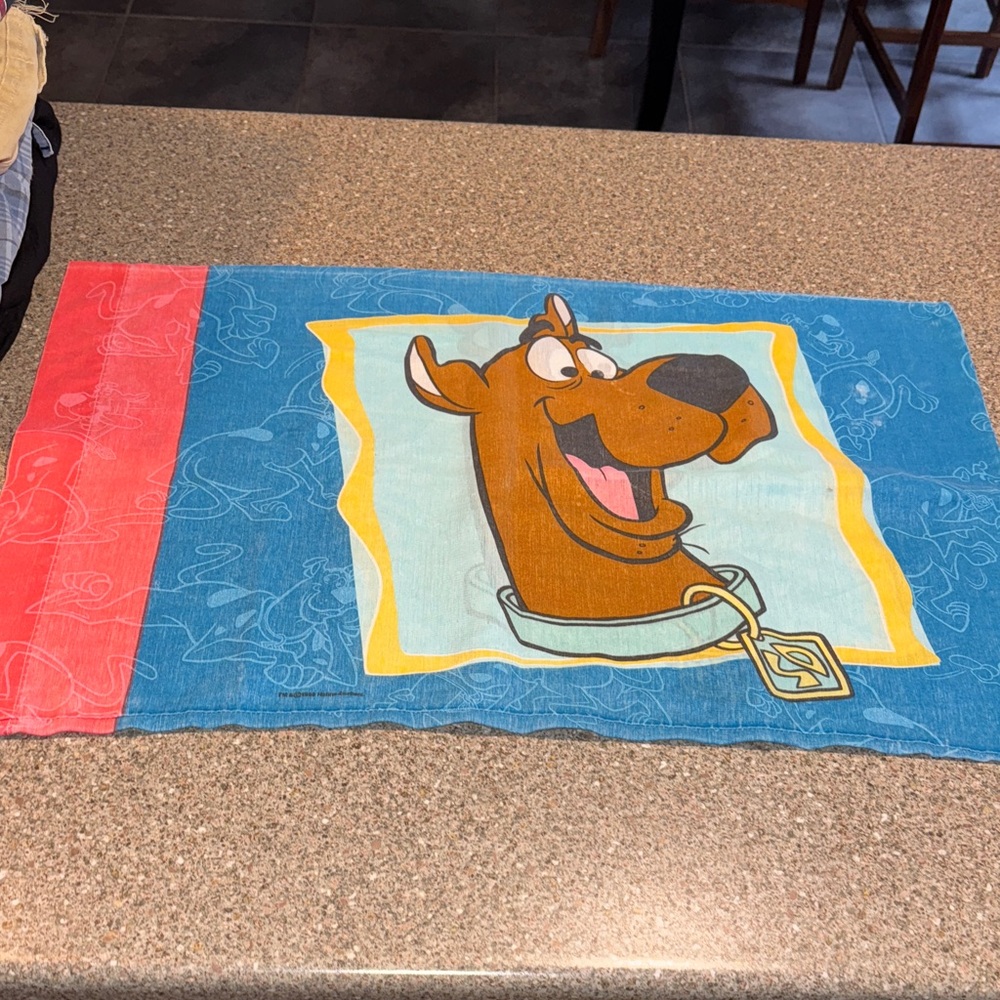 Vintage 90s scooby doo pillowcase
